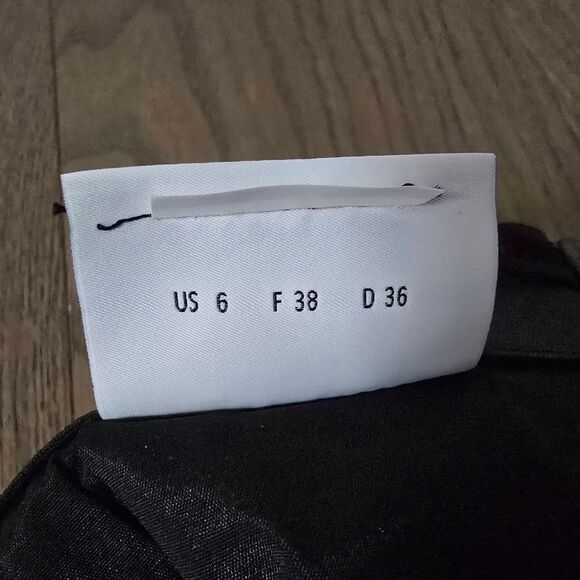 Akris Punto Perforated Faux Leather Midi Skirt in Blue Abstract Grafitti Print - Picture 13 of 14